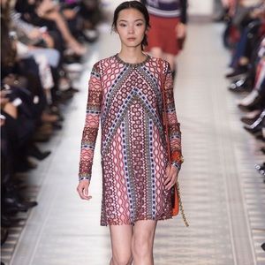 Runway Fall 2016  Tory Burch Metallic Ribbon Guipure Crochet Dress